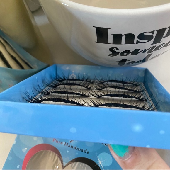 NEW False Lashes - Picture 6 of 7